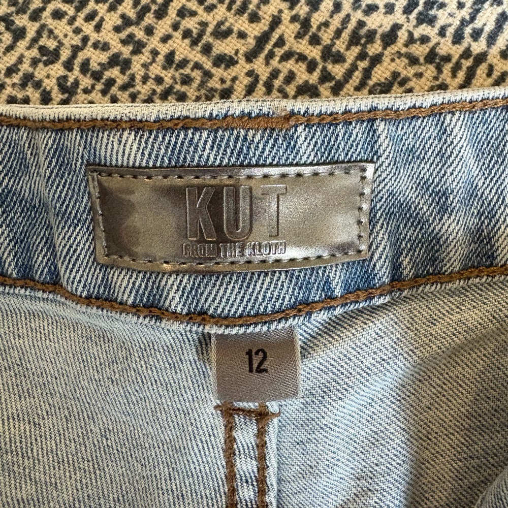 Kut from the Kloth Light Blue Denim Shorts- size 12 - Picture 3 of 3